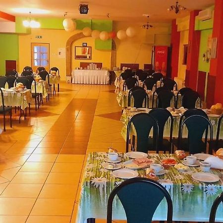 Hotel Krokus Kamienna Gora Esterno foto