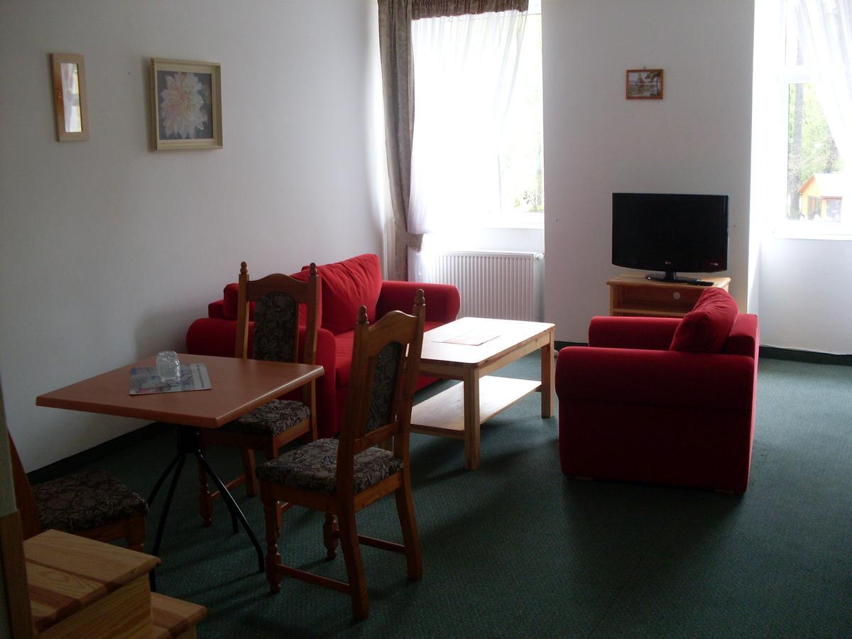 Hotel Krokus Kamienna Gora Esterno foto