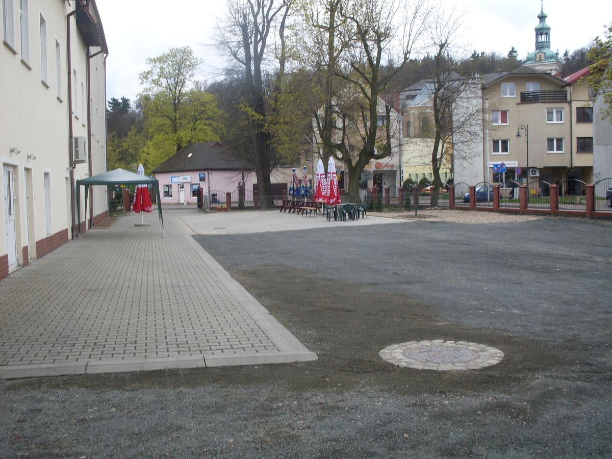 Hotel Krokus Kamienna Gora Esterno foto