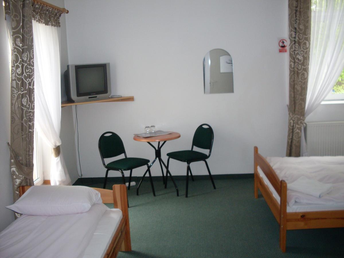 Hotel Krokus Kamienna Gora Esterno foto