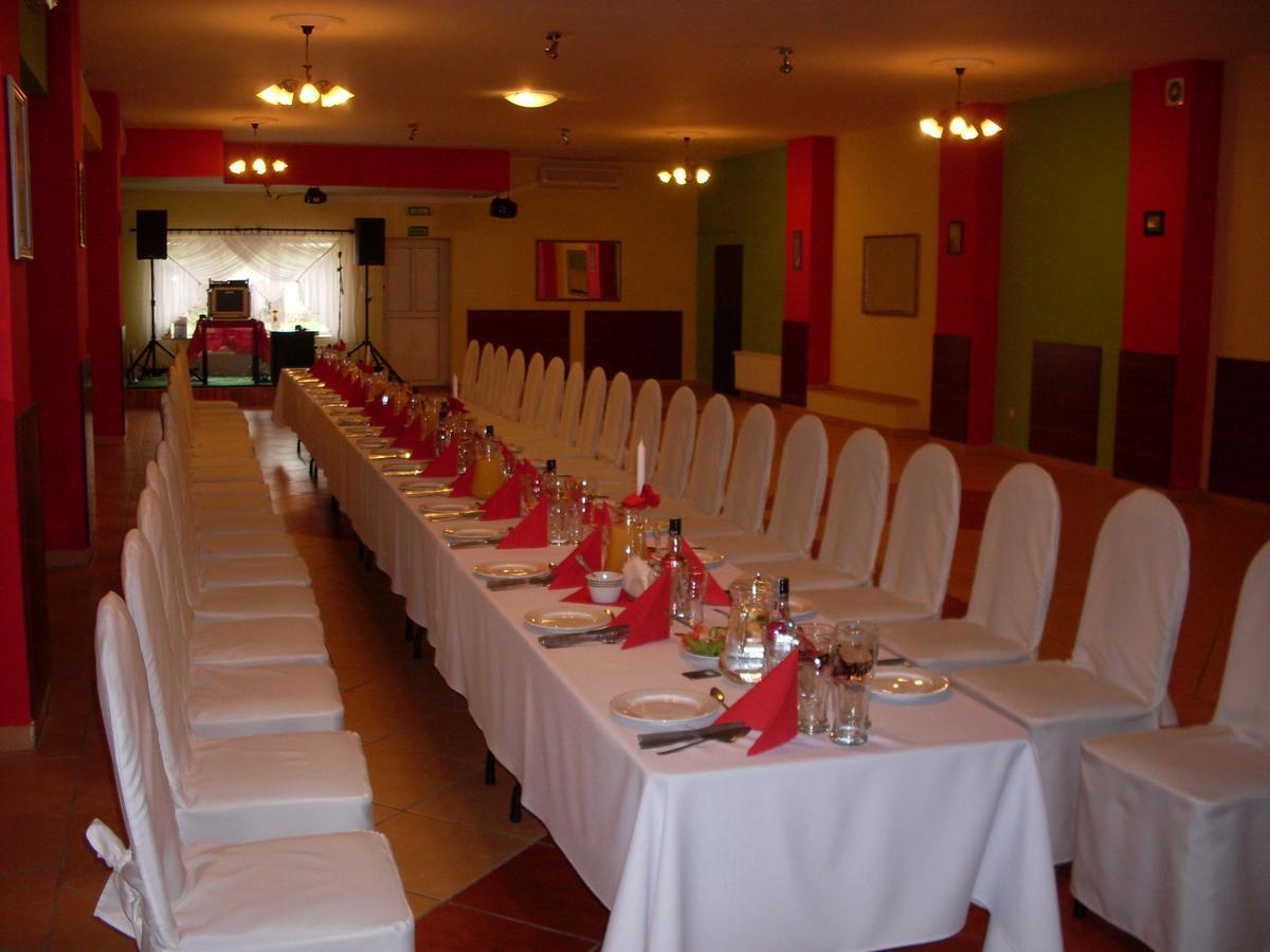 Hotel Krokus Kamienna Gora Esterno foto