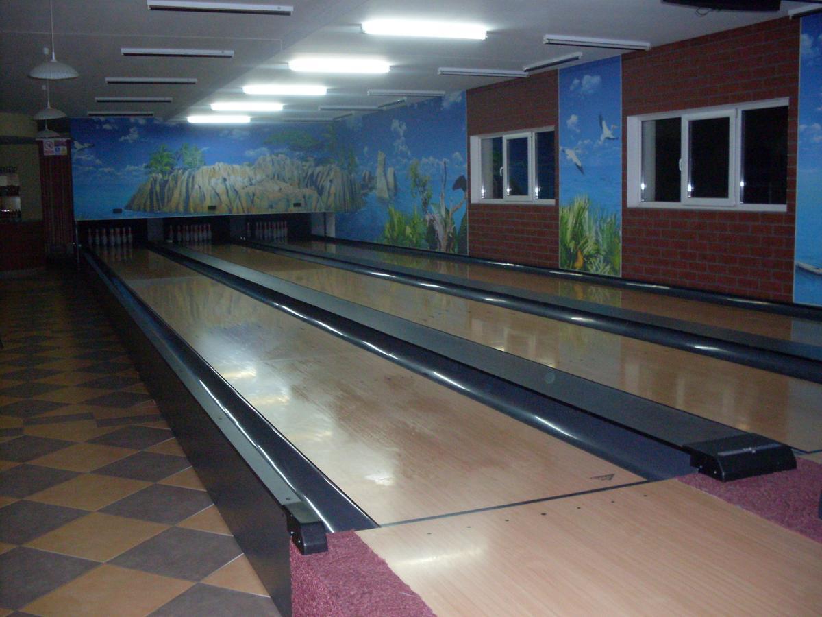 Hotel Krokus Kamienna Gora Esterno foto