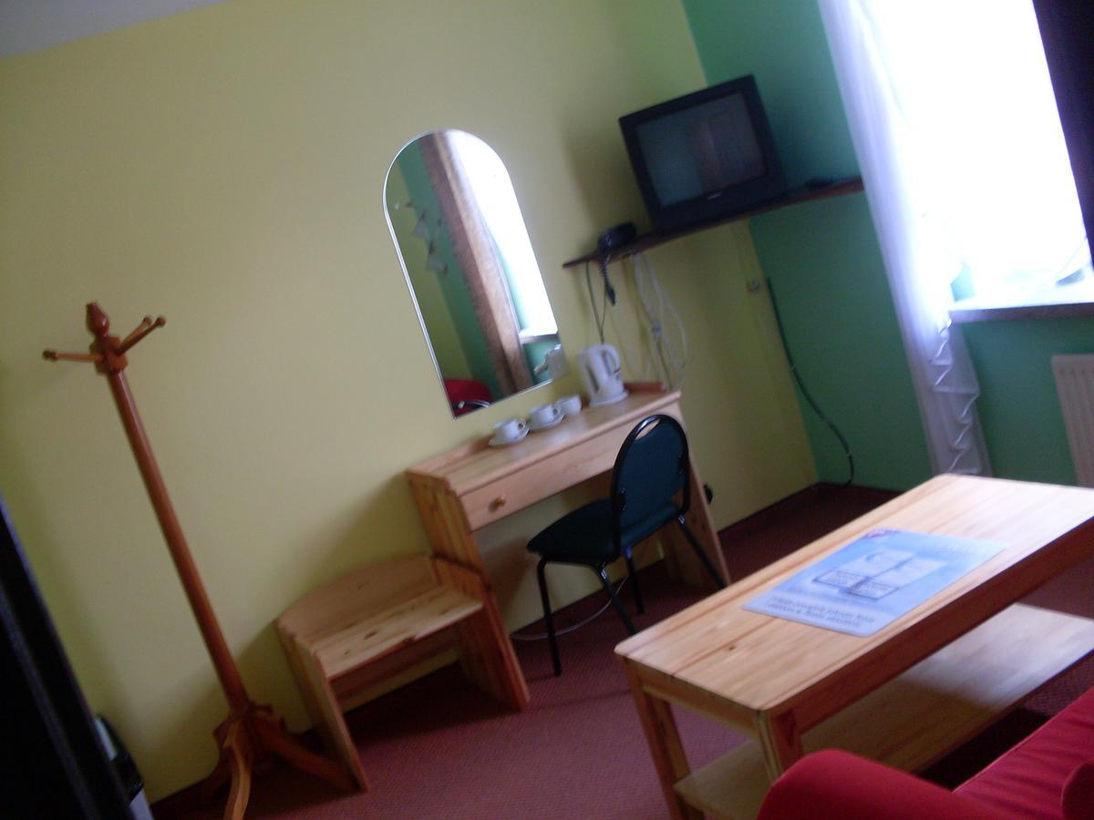 Hotel Krokus Kamienna Gora Esterno foto