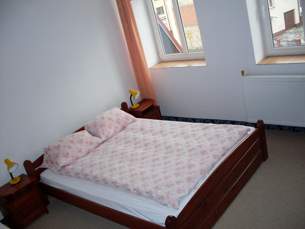 Hotel Krokus Kamienna Gora Esterno foto