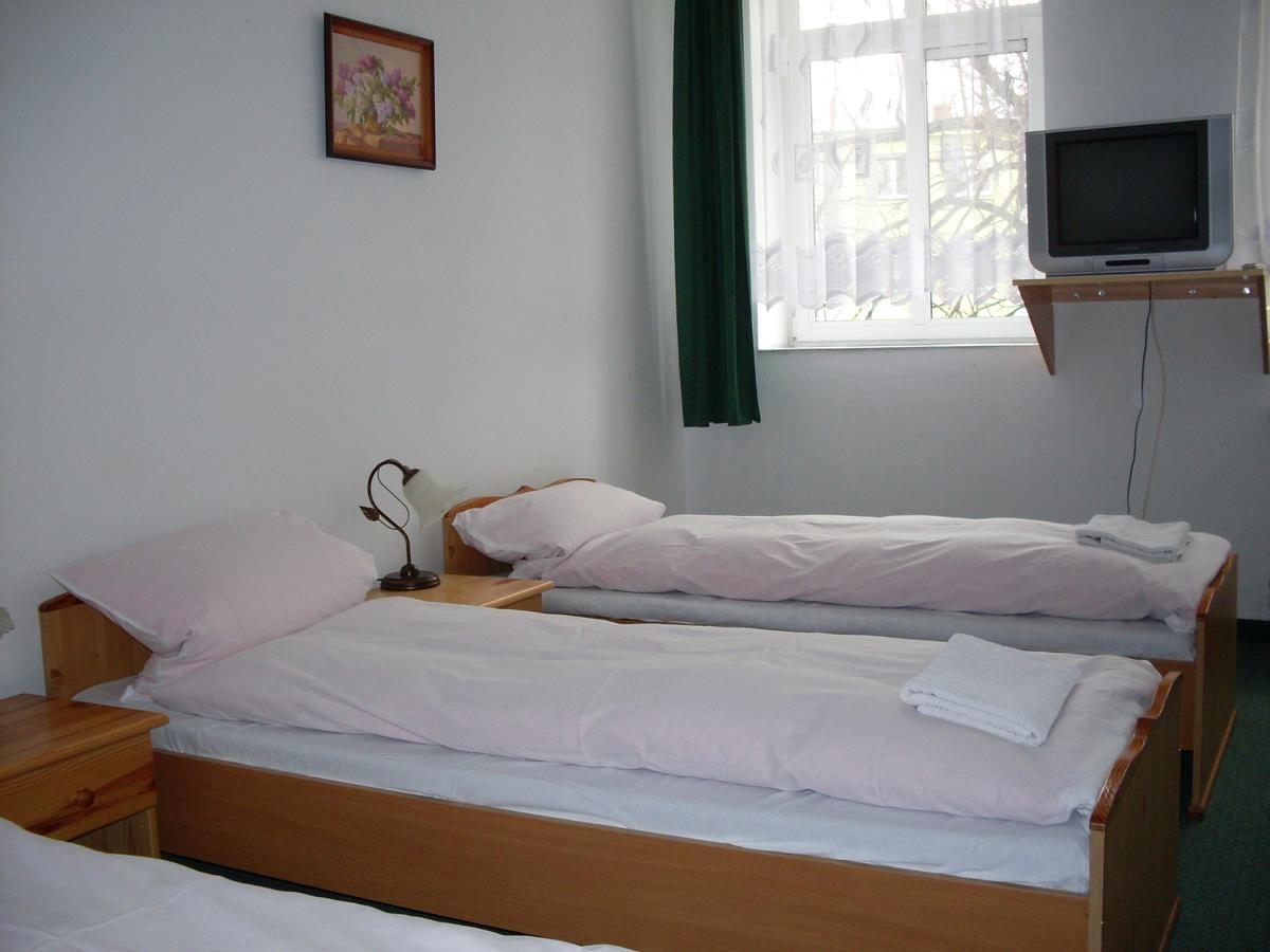 Hotel Krokus Kamienna Gora Esterno foto