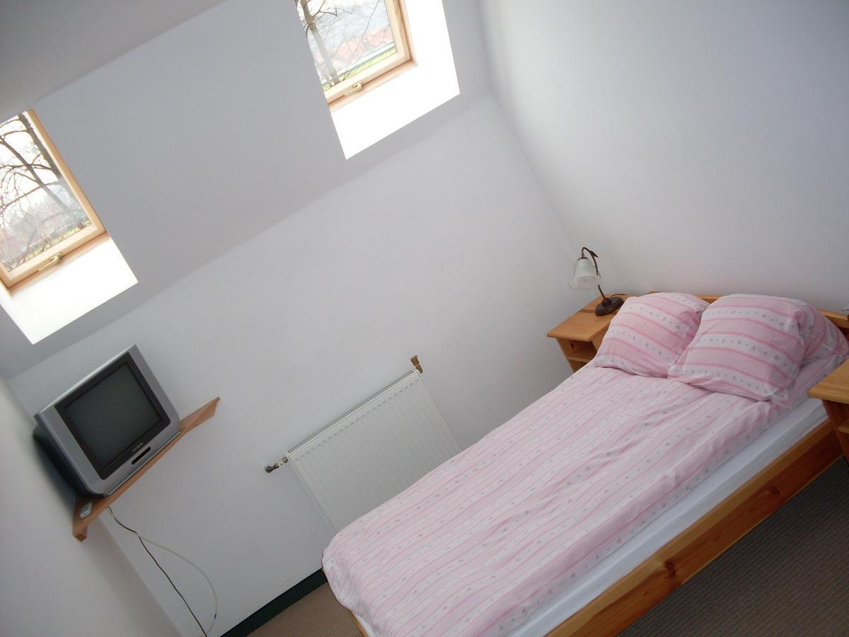 Hotel Krokus Kamienna Gora Esterno foto