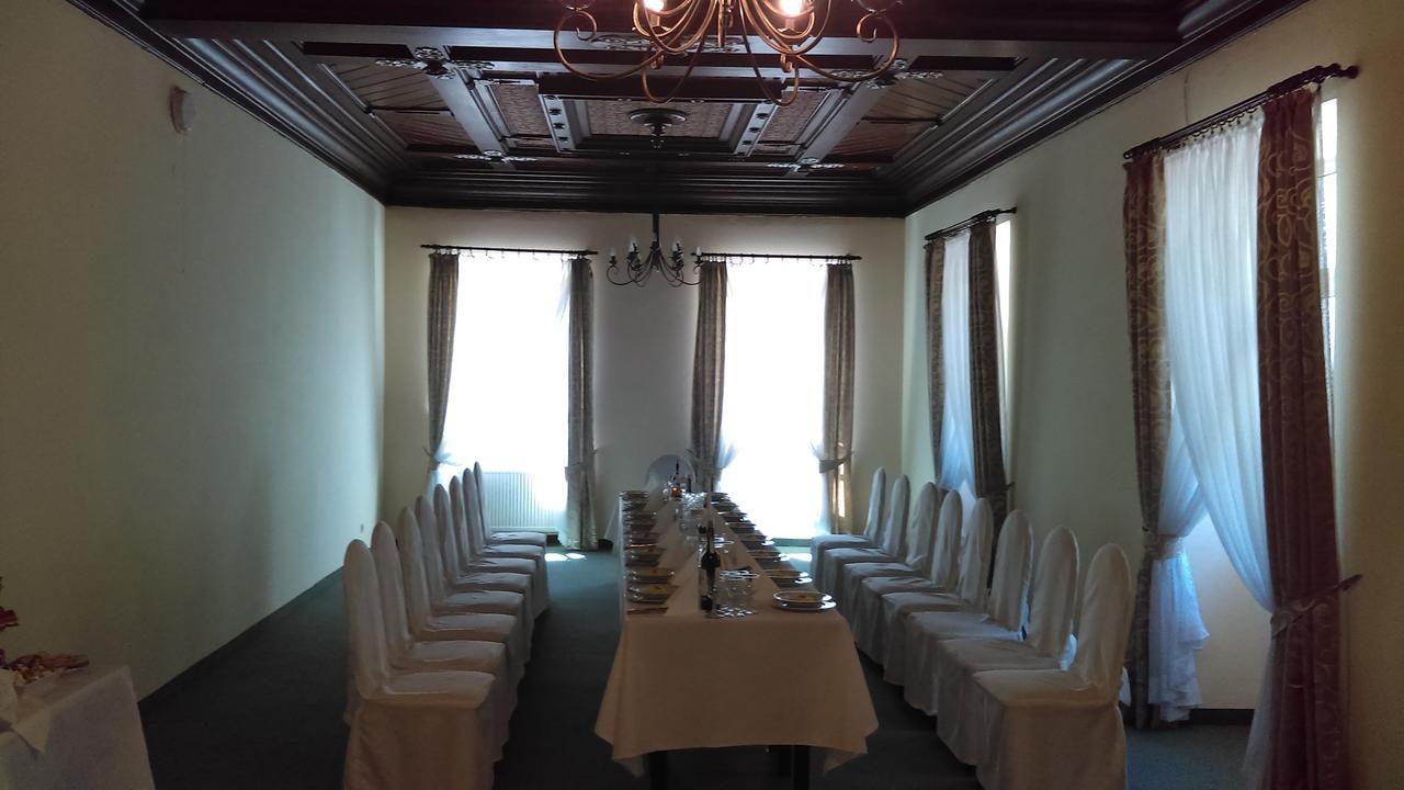 Hotel Krokus Kamienna Gora Esterno foto